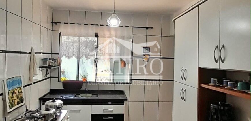 Casa confortável com localização privilegiada, próximo a mercado, farmácia, escola e muito mais!