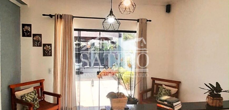 Casa confortável com localização privilegiada, próximo a mercado, farmácia, escola e muito mais!