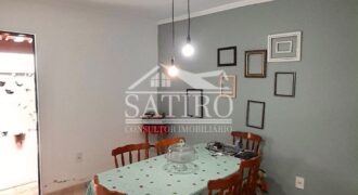 Casa confortável com localização privilegiada, próximo a mercado, farmácia, escola e muito mais!