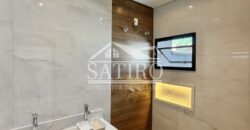 Imóvel com fachada moderna, arejada trazendo muito conforto e tranquilidade!